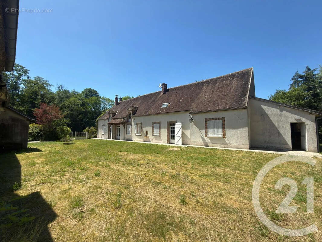 Maison à EGRISELLES-LE-BOCAGE