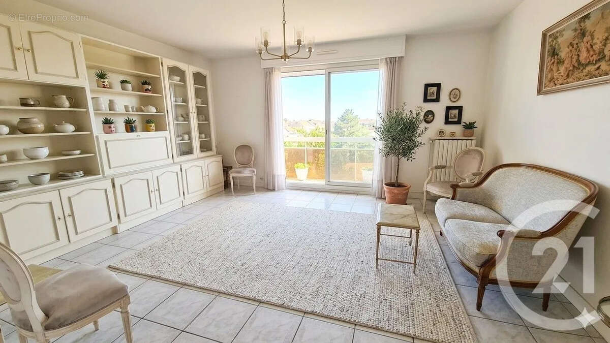 Appartement 56 m² à Saint-Maur-Des-Fosses  - photo 2