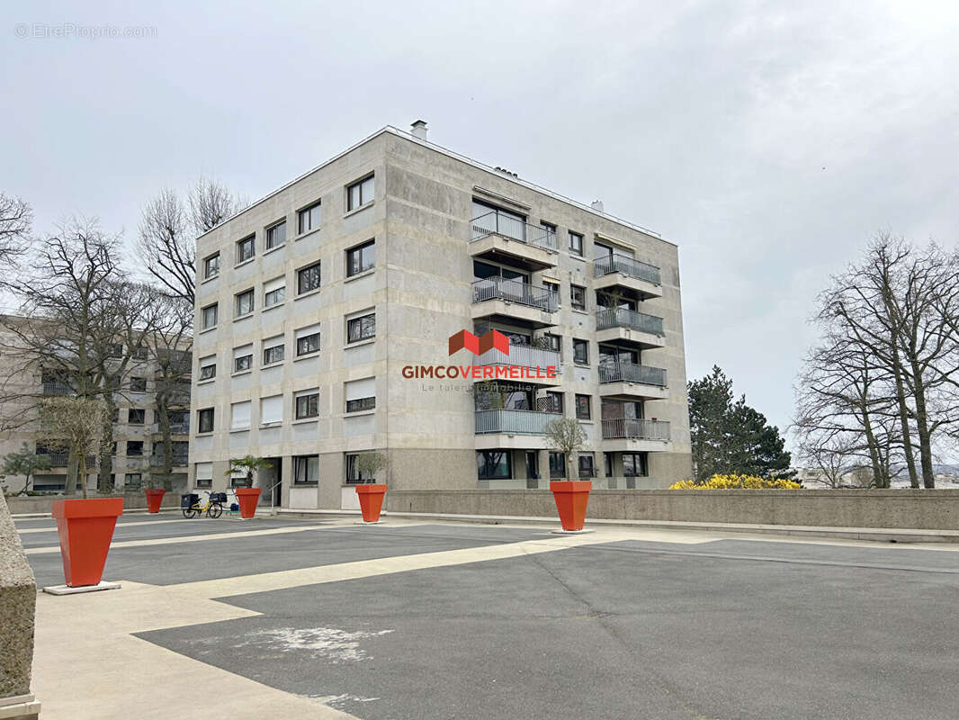 Appartement à GARCHES