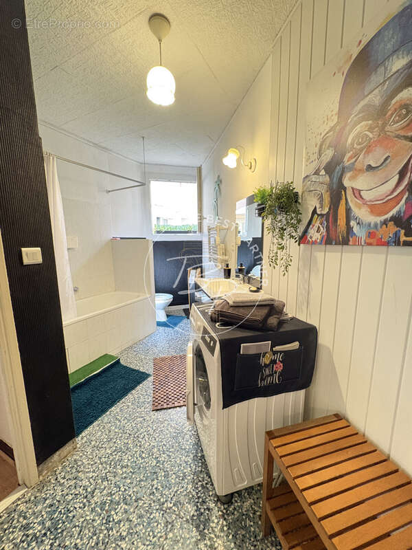 Appartement à LAMALOU-LES-BAINS