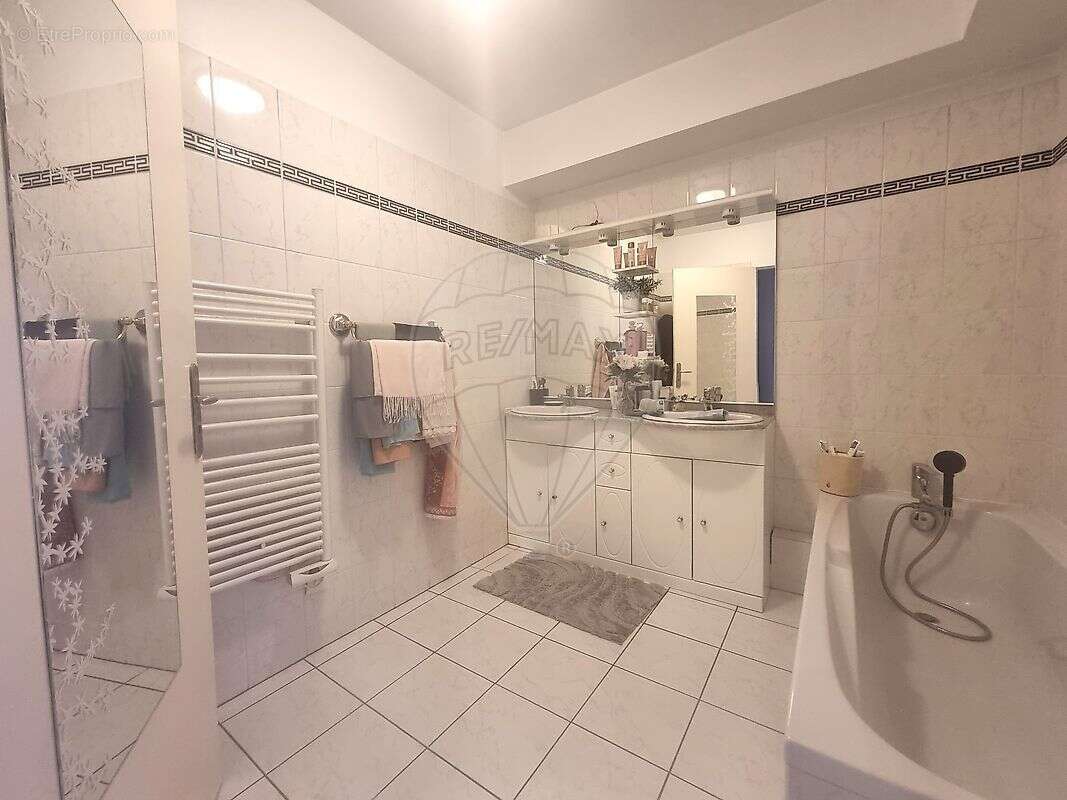 Appartement à LE BLANC-MESNIL