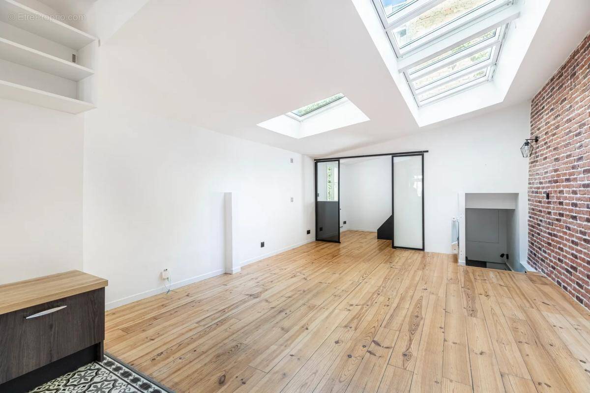 Appartement à PARIS-17E