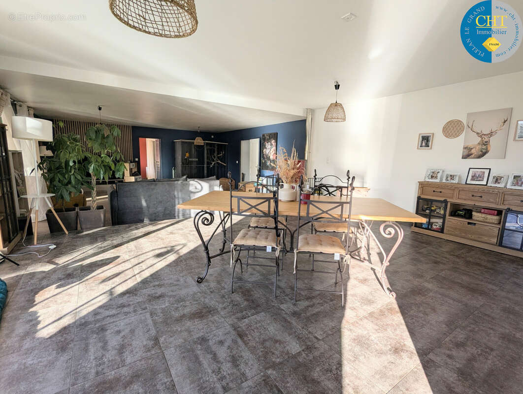 Maison à LES BRULAIS