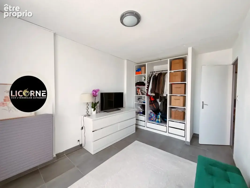 Appartement 74 m² à Vitrolles  - photo 8