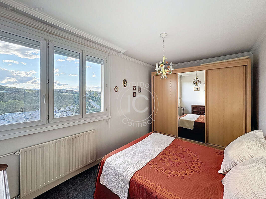 Appartement à SAINTE-FOY-LES-LYON