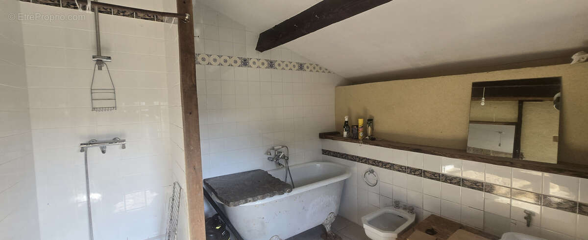 Maison en pierre à rénover - Charme et authenticité au cœur de Ligneyrac - photo 10