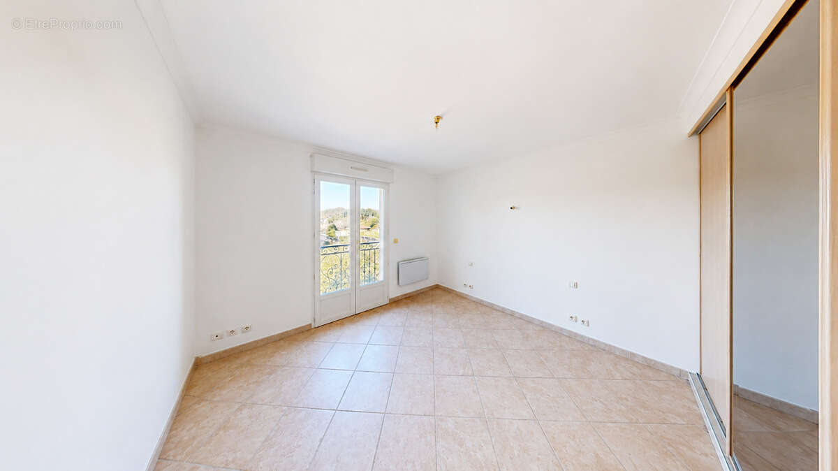 Coup de cœur à Sommières   T4 de 96 m2 avec terrasse, jardin et parking - photo 5