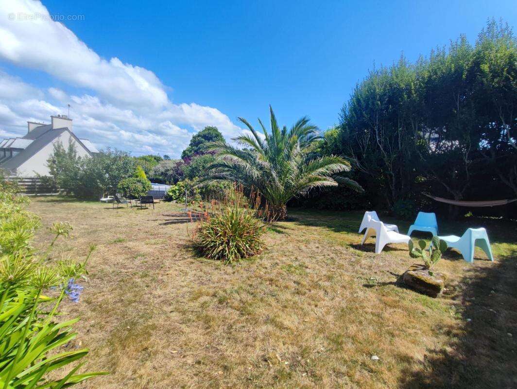 Maison à LAMPAUL-PLOUARZEL