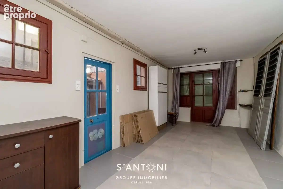 BESSAN: Maison de caractère 325 m² avec cour, proche centre et commodités - photo 9