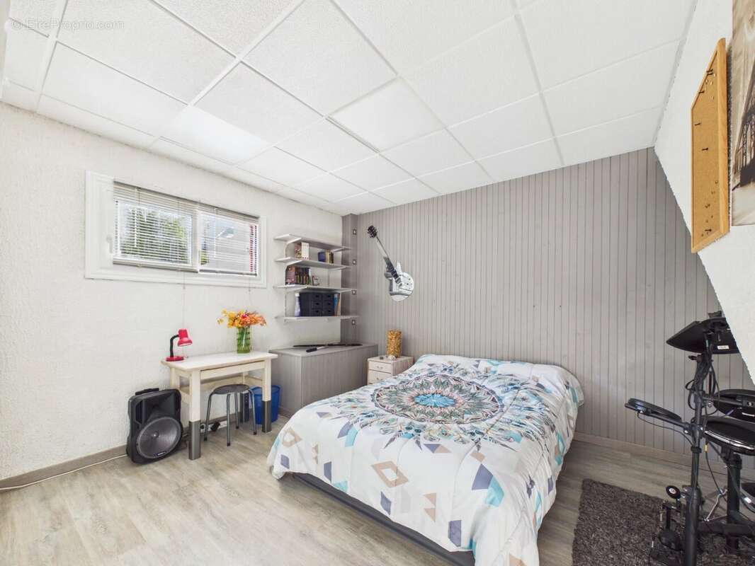 Propriété familiale composée de 2 logements – Terrain – Piscine – Tourrette-Levens - photo 31