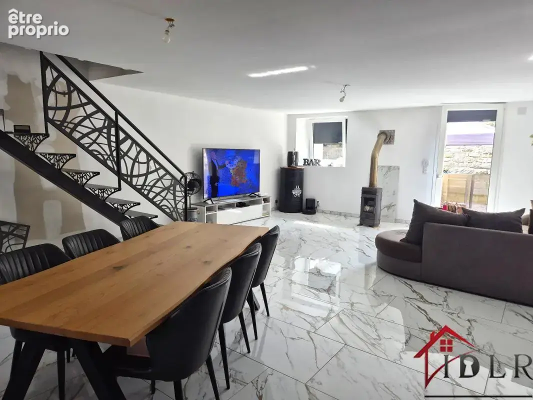 Maison entièrement rénover de 218m2 avec 5 chambres - photo 2