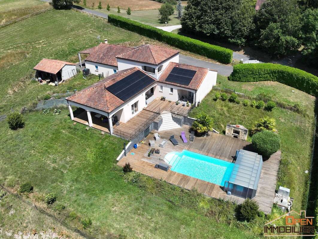 Maison 206 m² à Simeyrols  - photo 72