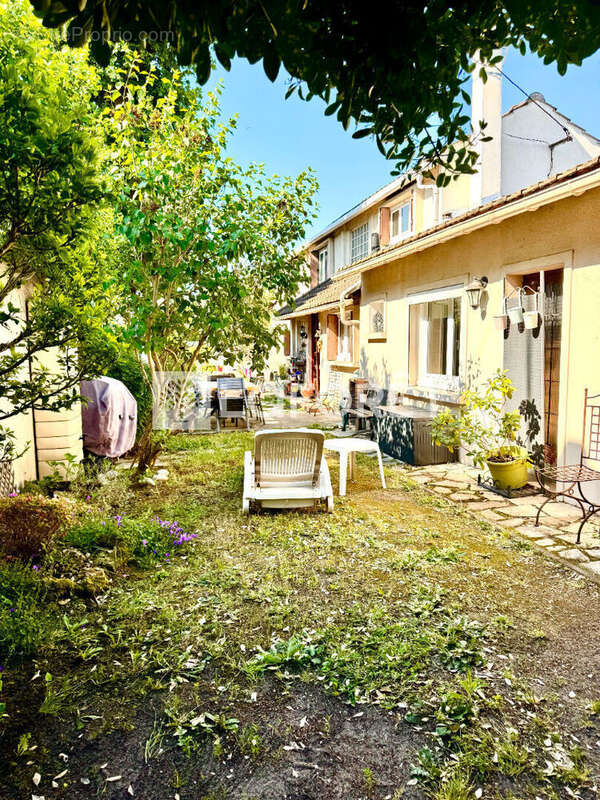 Maison à LIVRY-GARGAN