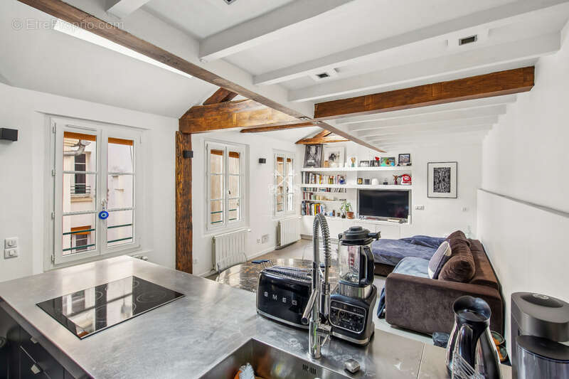 Appartement à PARIS-3E