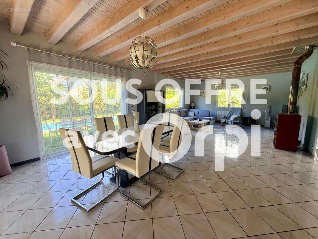 Maison à LA TERRASSE