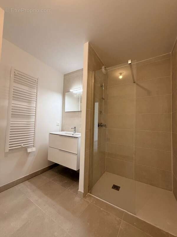 Appartement 65 m² à Nimes  - photo 9