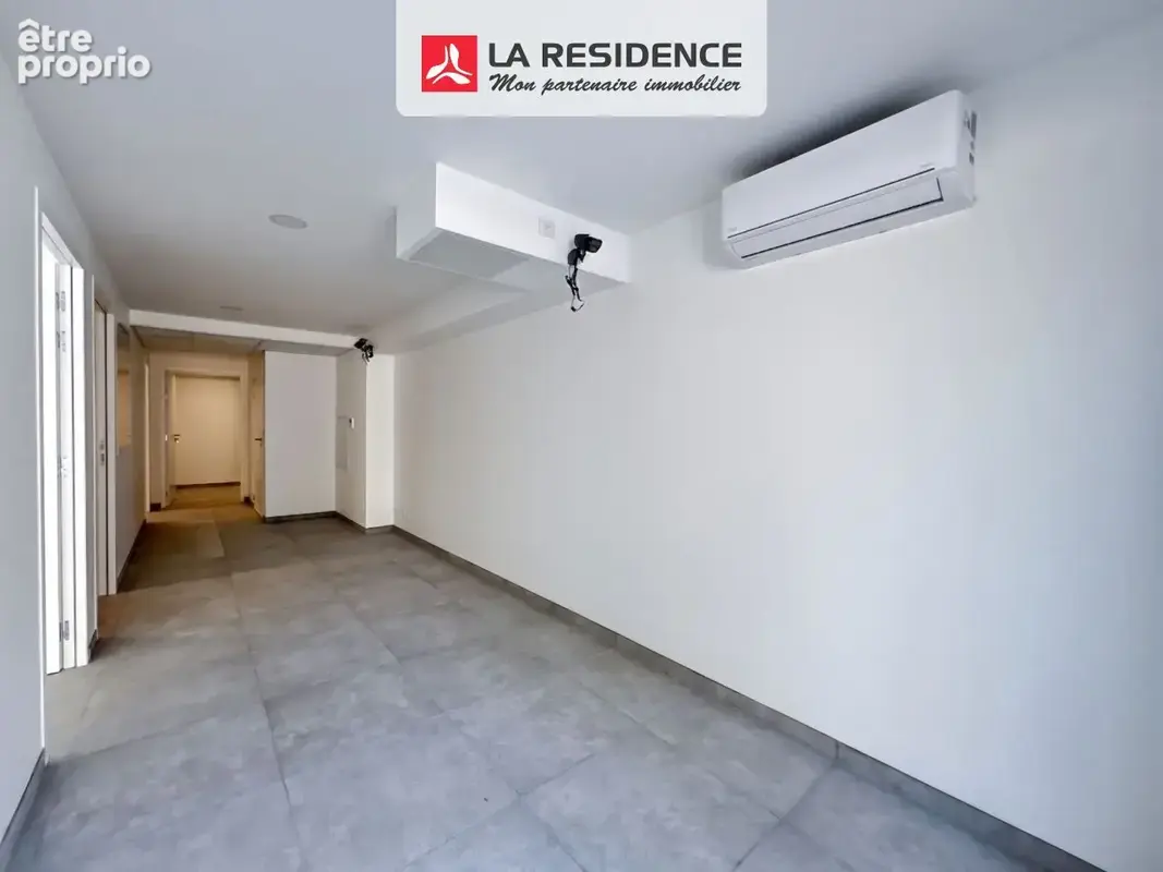 Commerce 80 m² à Frejus  - photo 4