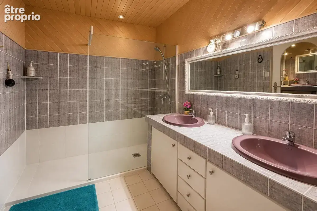 Maison de 7 pièces de 233 m² à La Chapelle-sur-Erdre - photo 10
