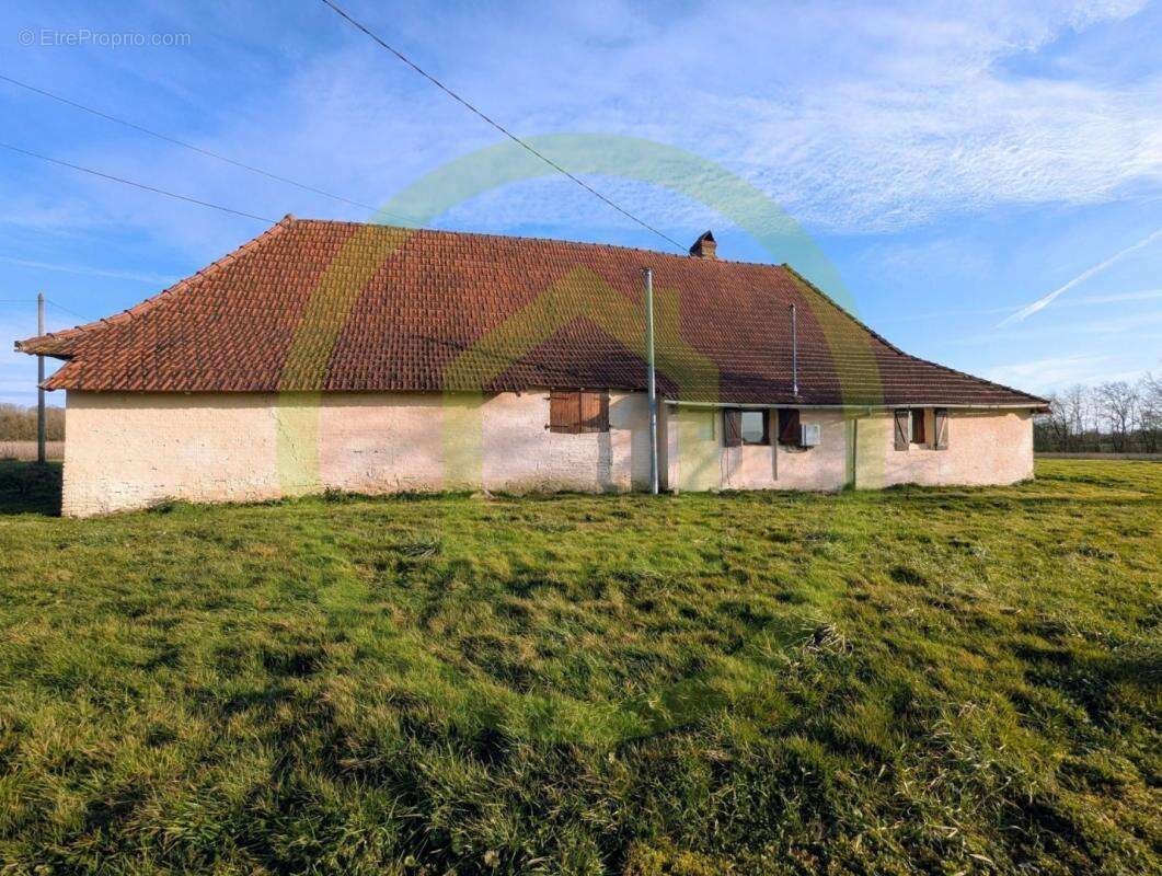 Maison à SERLEY