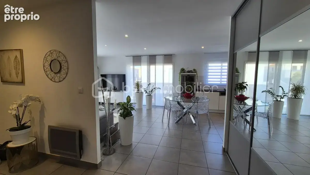 A vendre villa trois faces recente de 82m² sur terrain de 286m² a elne - en plain pied - deux chambres - garage - aucun travaux  - photo 11