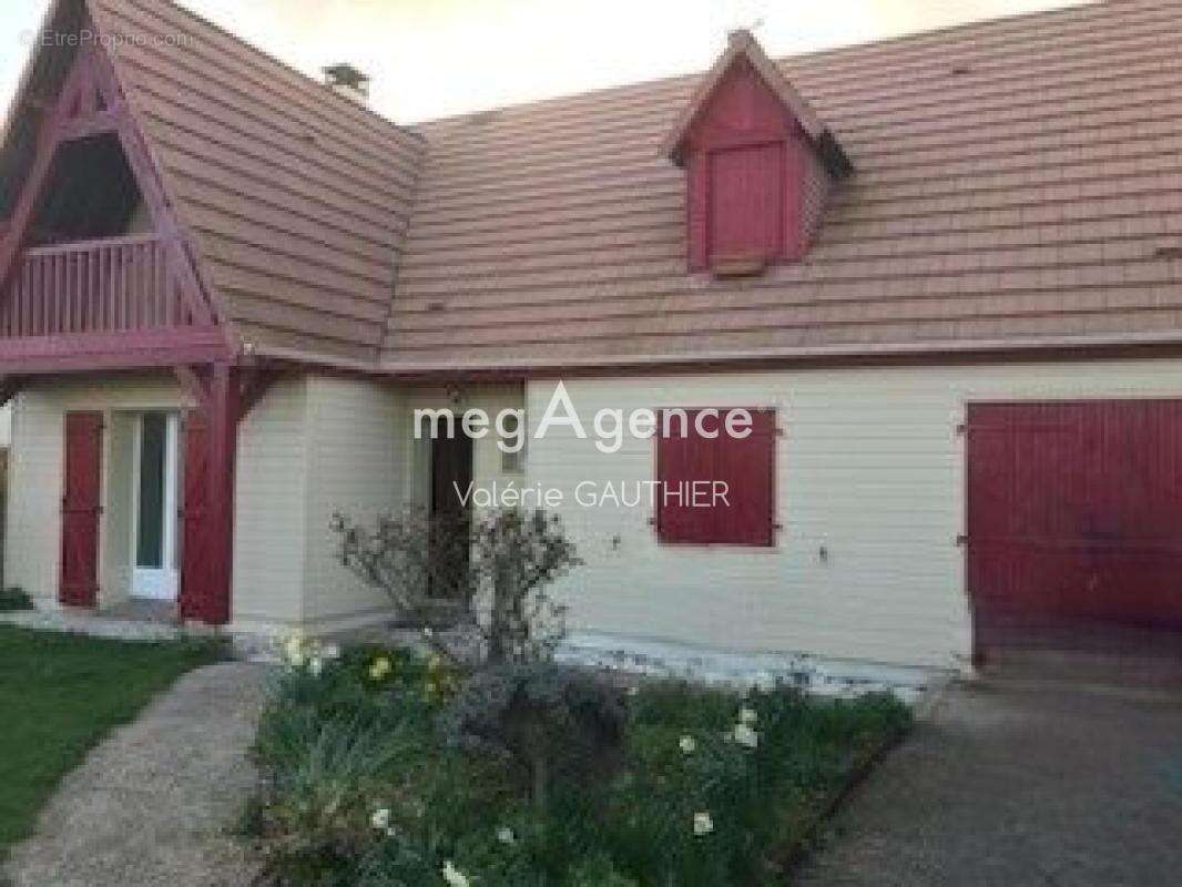 Maison à MESLAY