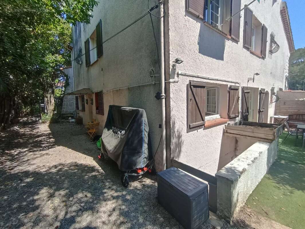 Appartement à LA COLLE-SUR-LOUP