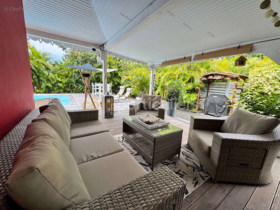 À Vendre - Charmante maisonT4 avec piscine secteur Saint-François - photo 6