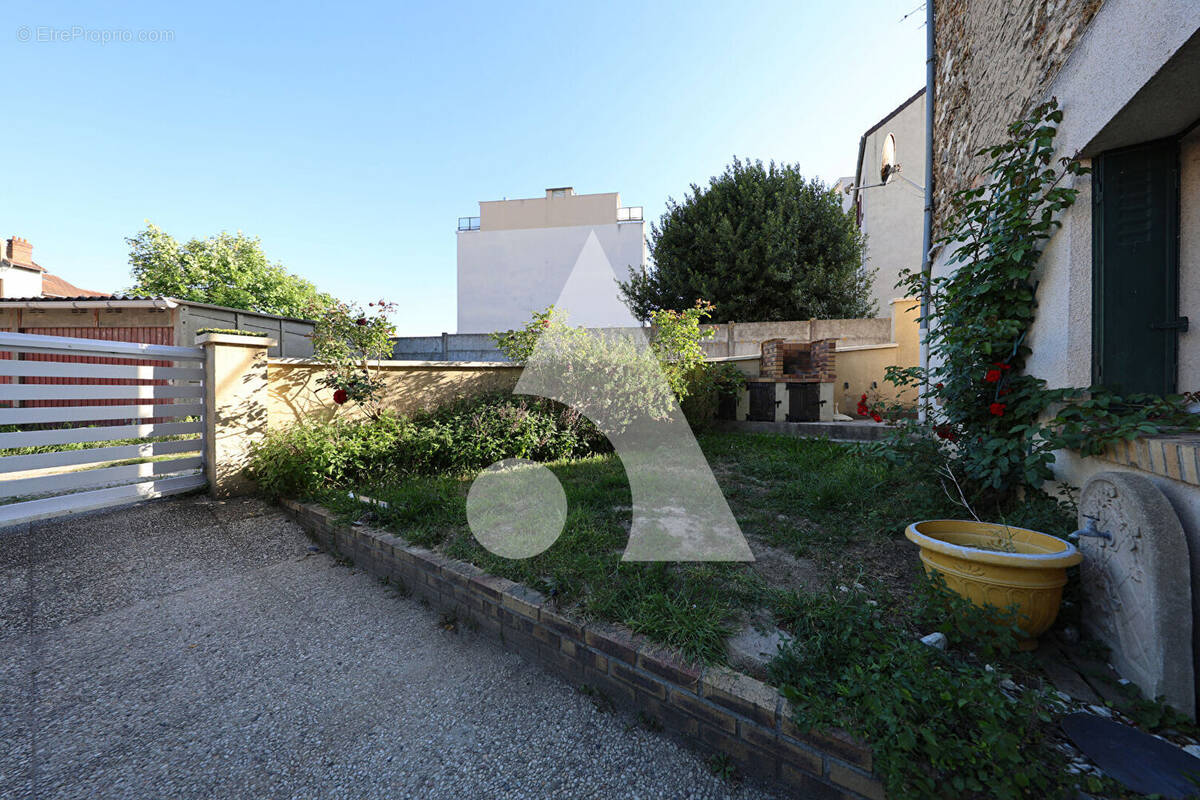 Appartement à CORBEIL-ESSONNES