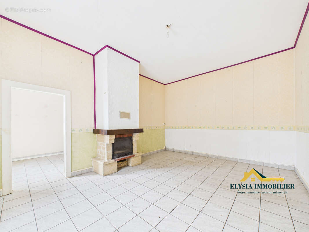 Maison à BAYONVILLE-SUR-MAD