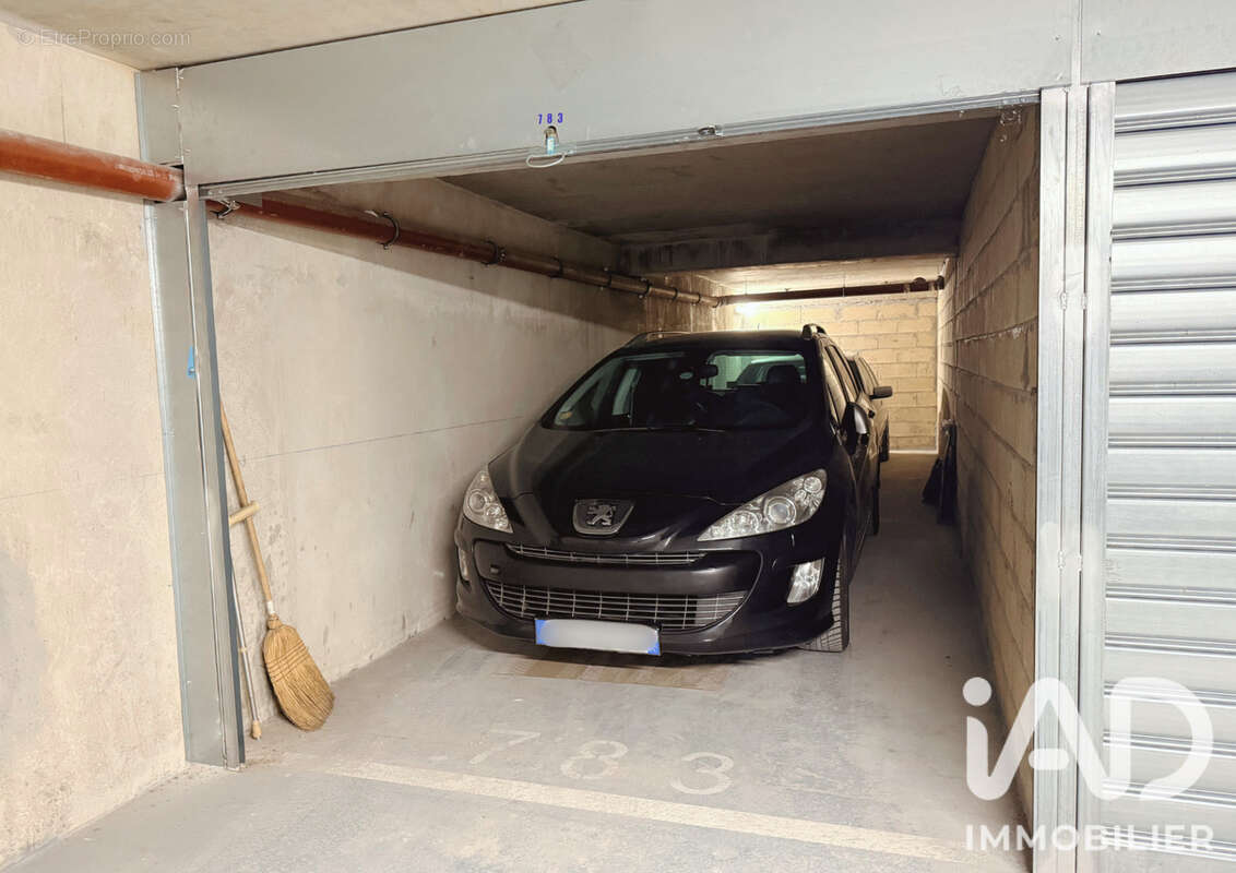 Parking 32 m² à Paris-19e  - photo 2