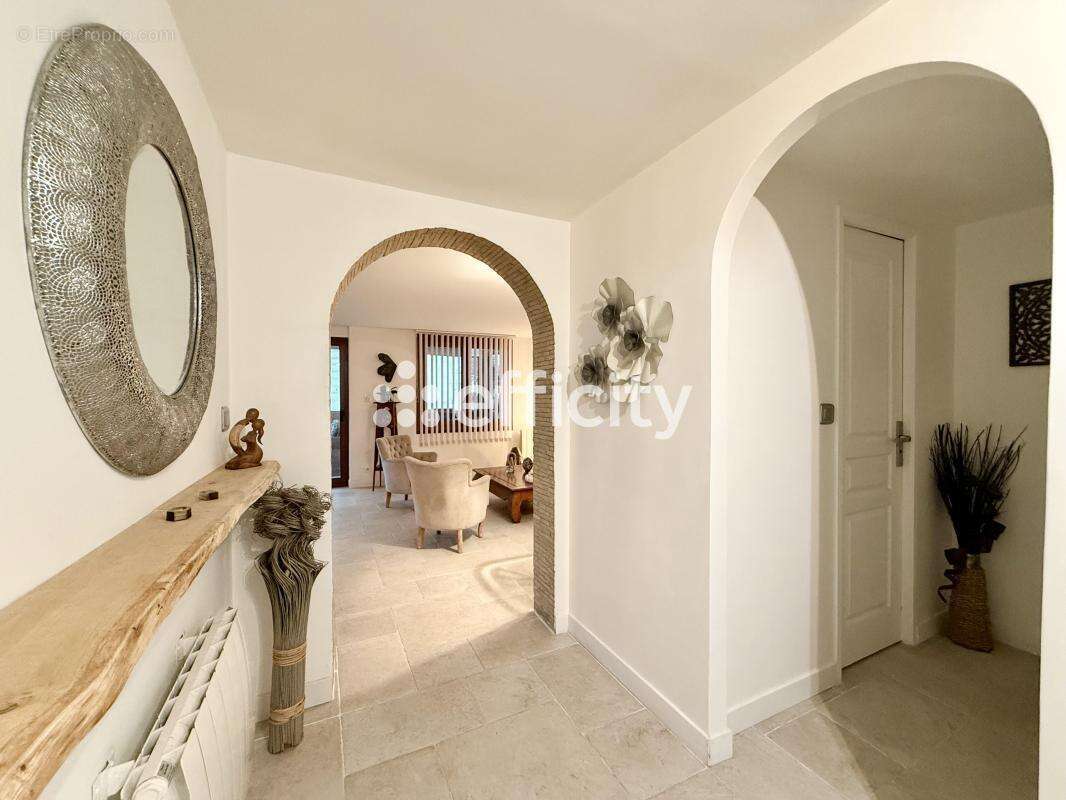 Maison à AUVERS-SUR-OISE