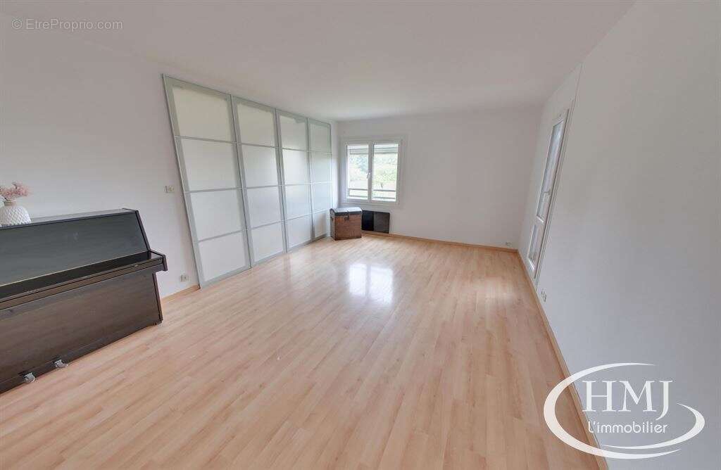 Appartement 87 m² à Courcouronnes  - photo 4