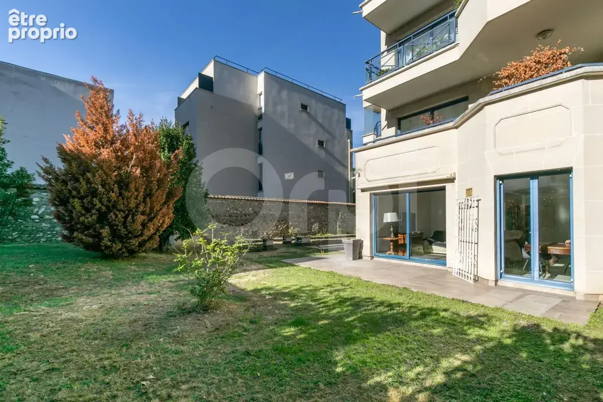 Le Perreux-sur-Marne – Appartement de 98 m² avec jardin privatif de 400 m² et un double box sécurisé - photo 14