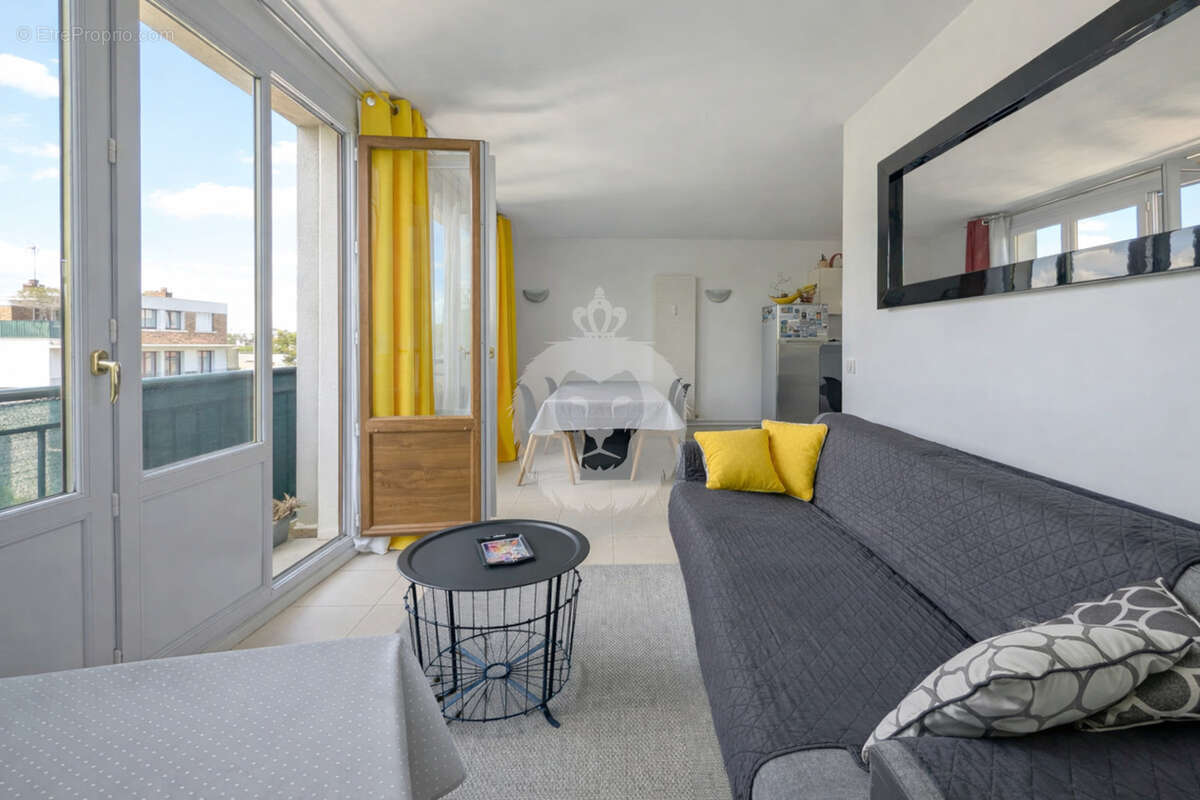 Appartement à SAINT-MAUR-DES-FOSSES
