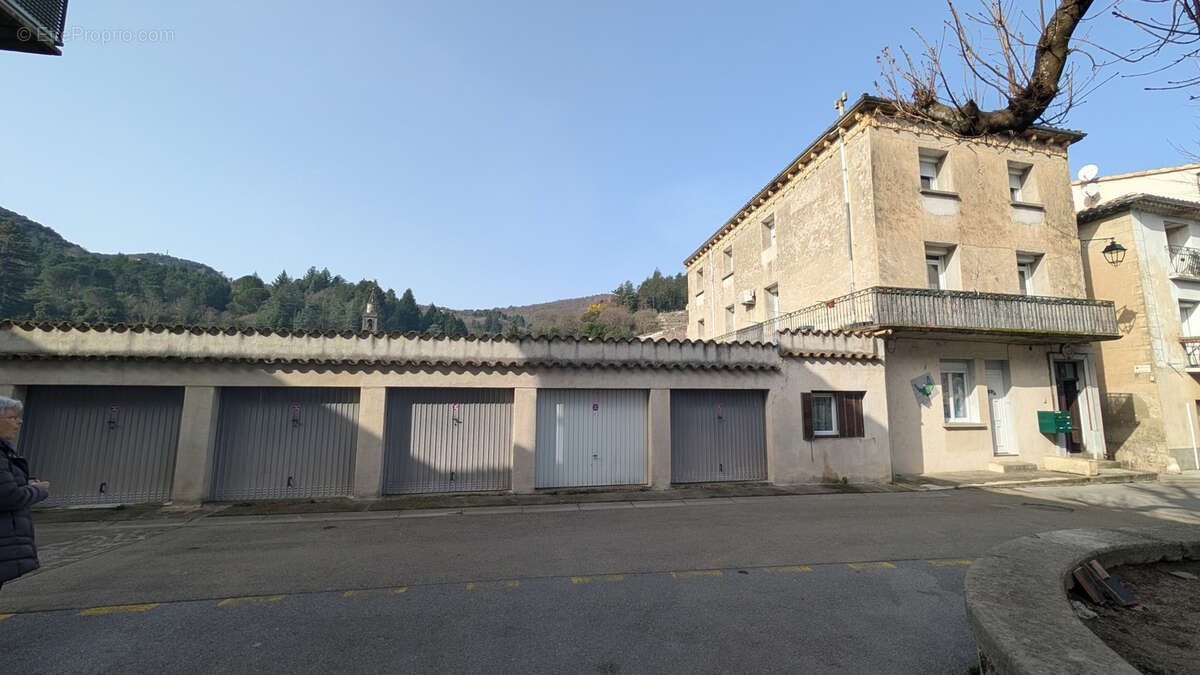 Appartement à SUMENE