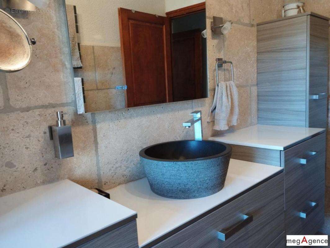 Maison à LE COLLET-DE-DEZE