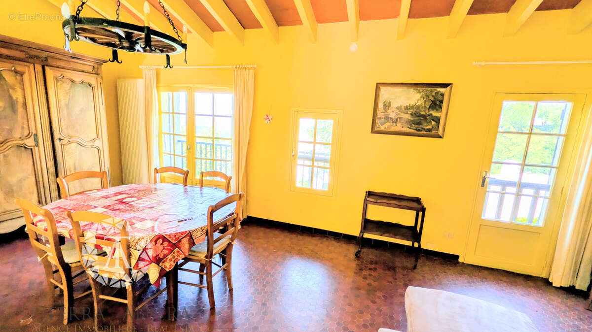 Maison à LAROQUE-DES-ALBERES