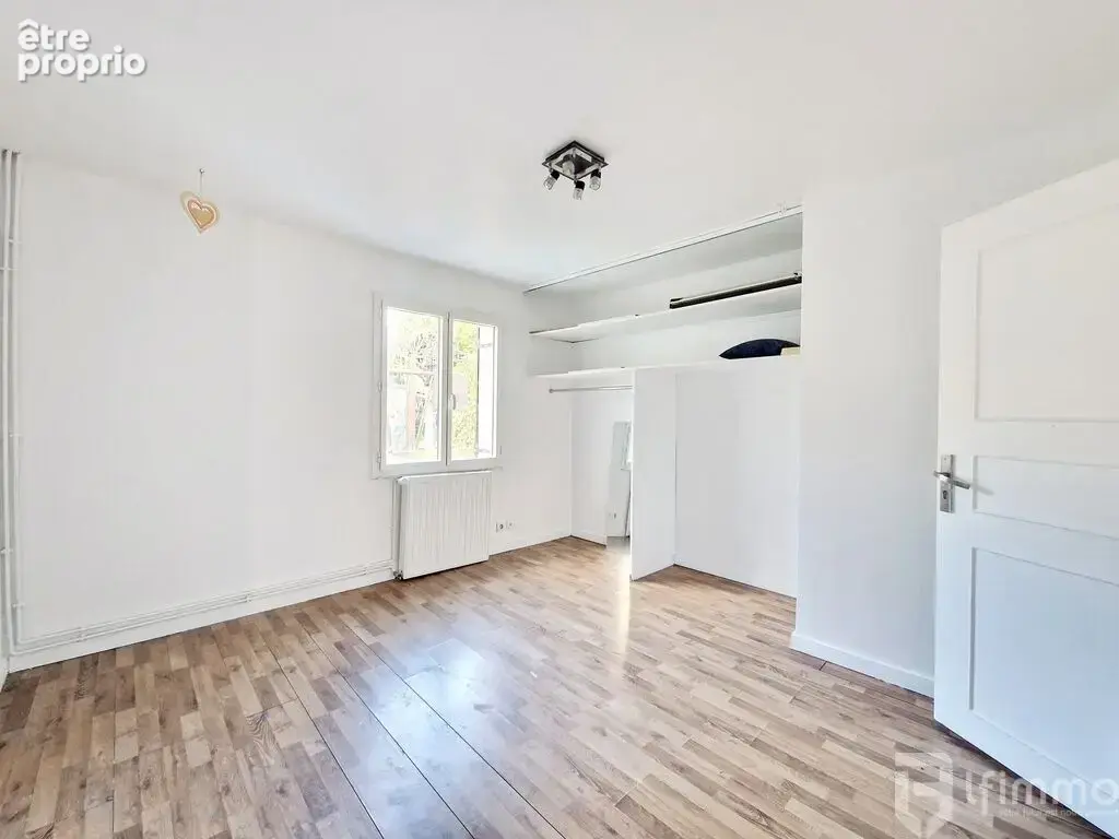 Maison spacieuse et contemporaine dans un quartier résidentiel - photo 11