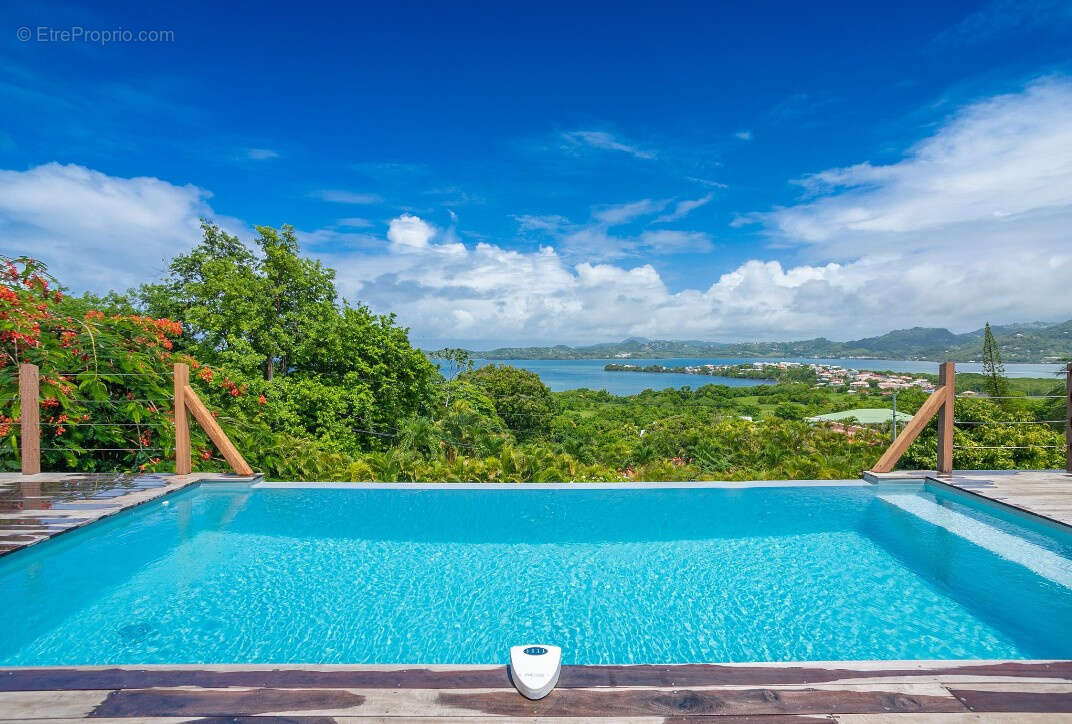 Villa de Prestige Piscine et Vue sur mer à 180o sur la Baie du Robert - photo 5
