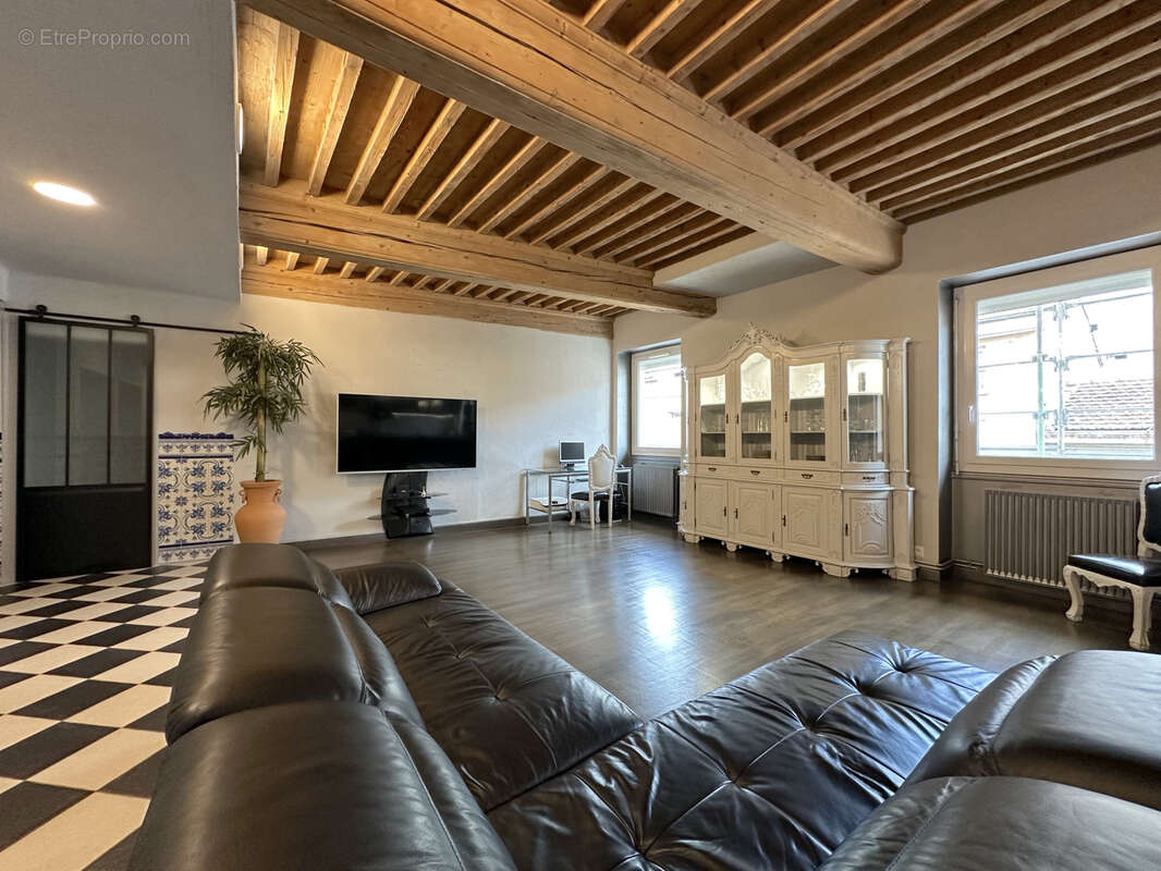 Appartement 133m2 hyper-centre avec balcon, cave et grenier - photo 3