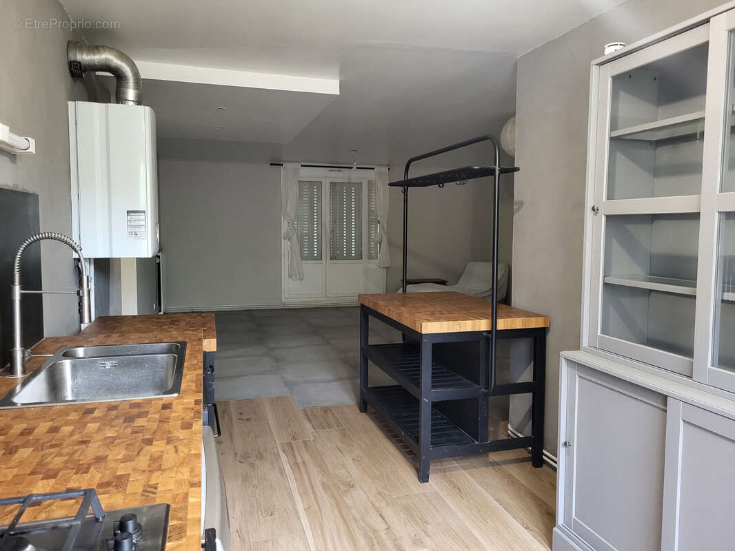 Appartement à NEUVILLE-SUR-SAONE