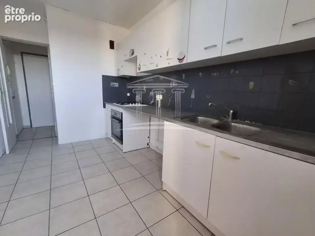 Appartement à SORGUES