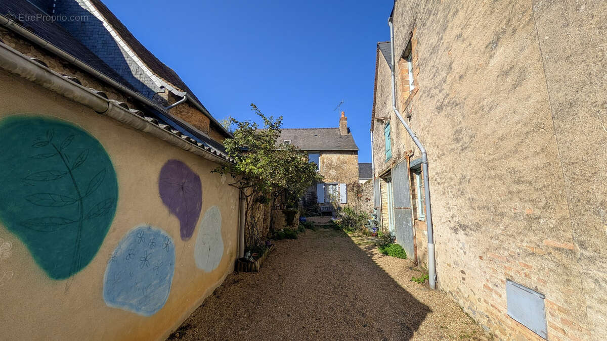 Maison à AUVERS-LE-HAMON