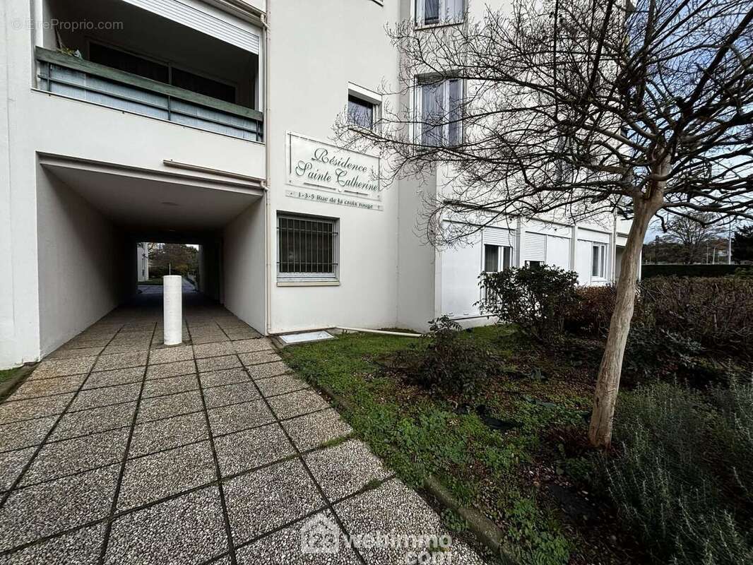Au c½ur d'une résidence sécurisée, calme et entretenue. - Appartement à CHATELLERAULT
