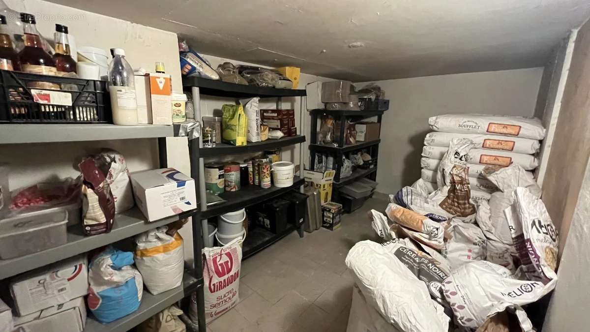 Commerce à VALLAURIS