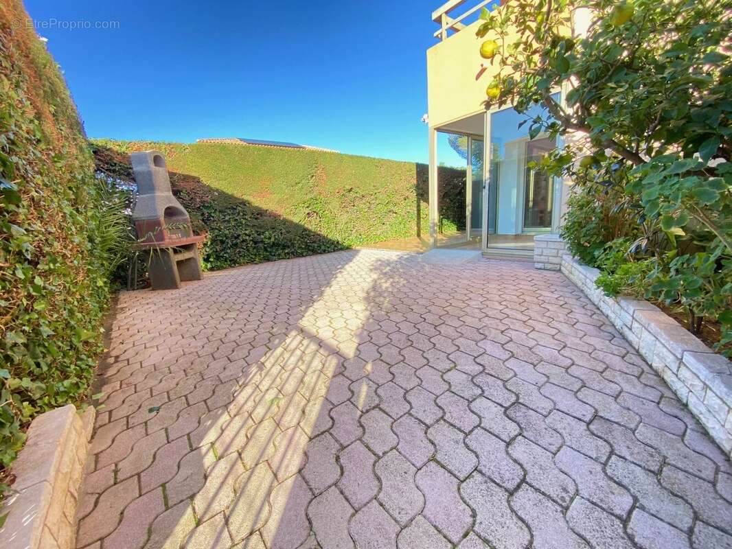 Appartement à LA LONDE-LES-MAURES