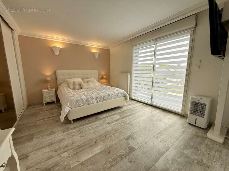 Maison à VILLEVEQUE