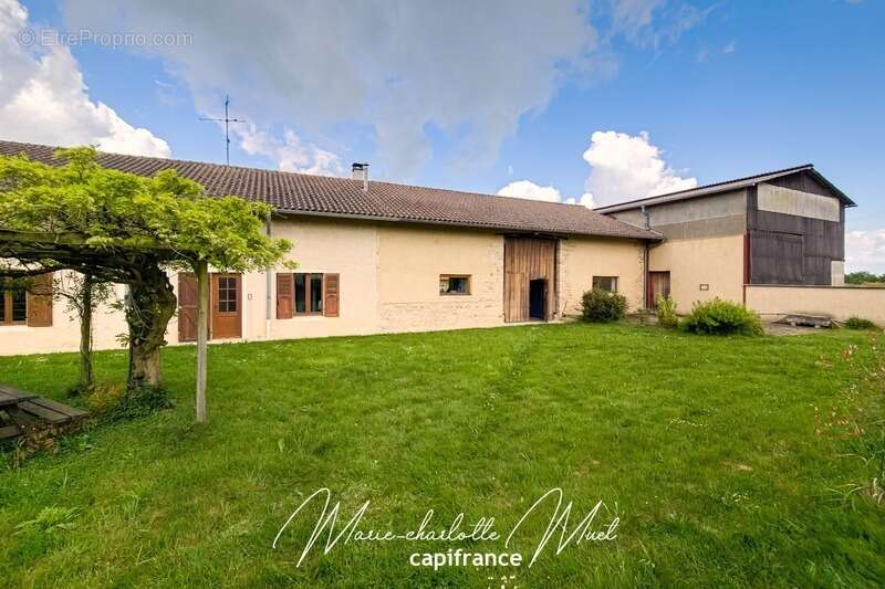 Maison à PONT-DE-VAUX