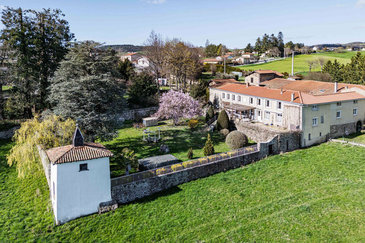 Maison à SAINT-SYMPHORIEN-SUR-COISE