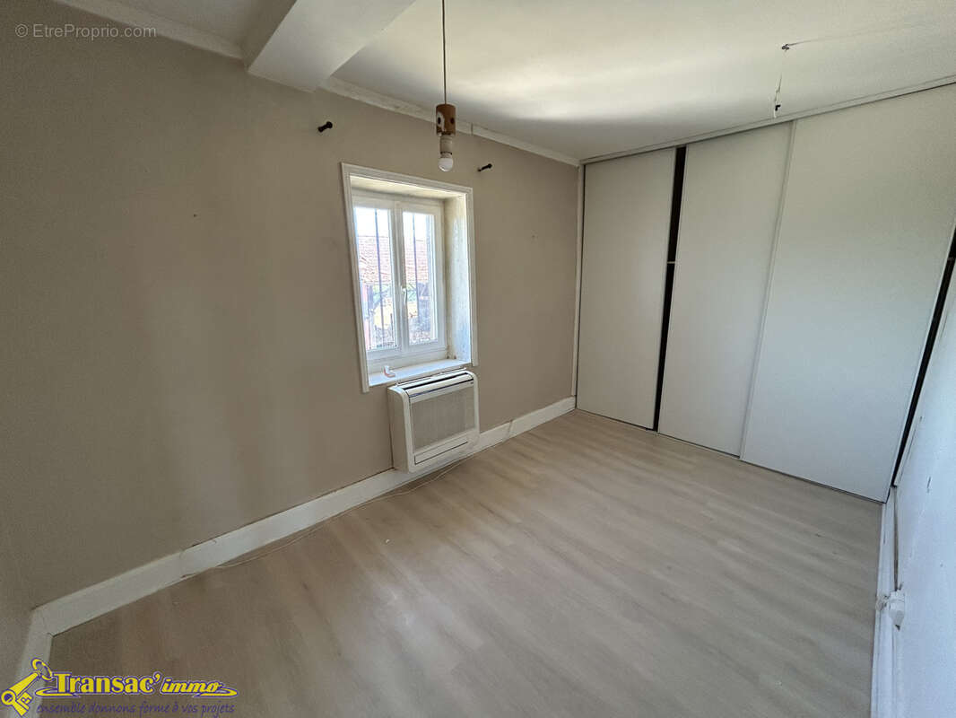 Maison 5 pièces 122m2 avec grange et terrain - photo 8